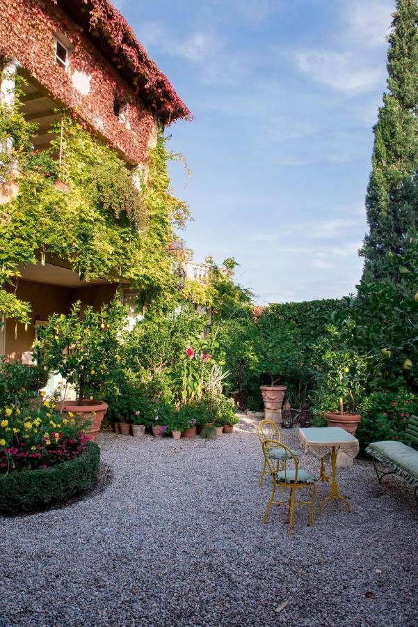 B&B Alla Mezza Luna Lonato Exterior photo