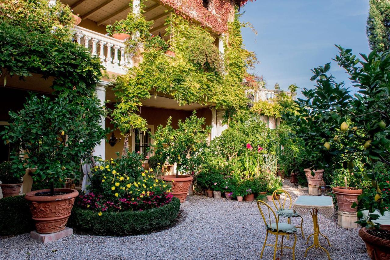 B&B Alla Mezza Luna Lonato Exterior photo
